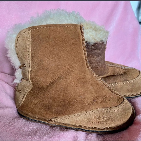 Toddlers Uggs - Picture 2 of 5